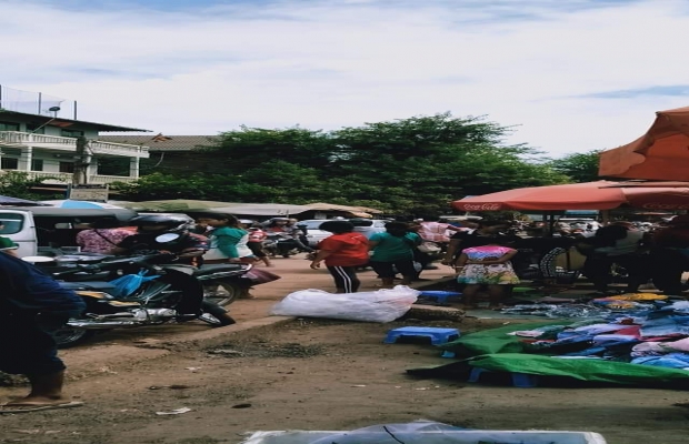 ផ្សារក្រោមមានការកកស្ទះស្ទើររាល់ថ្ងៃ.........