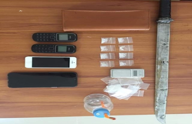 ចាប់បានទៀតហើយ!!!    ជនដែលជួញដូរនិងប្រើប្រាស់គ្រឿងញៀនត្រូវបានកម្លាំងសមត្ថកិច្ចស្រុកព្រៃកប្បាសបង្រ្កាបបានជាបន្តបន្ទាប់!