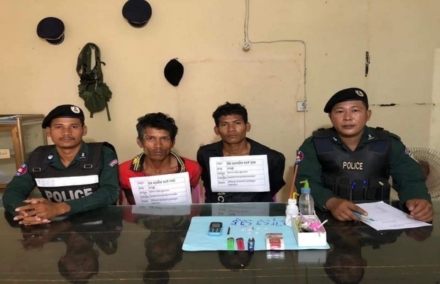 កម្លាំងនគរបាលបង្ក្រាបនិងធ្វើការឃាត់ខ្លួនយុវជន២នាក់ករណីជួញដូរគ្រឿងញៀន