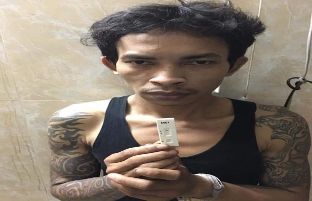 កម្លាំងសមត្ថកិច្ចមូលដ្ឋានចុះបង្ក្រាបនិងឃាត់ខ្លួនករណីជួញដូរ ដោយខុសច្បាប់នូវសារធាតុញៀនចំនួនពីរនាក់....