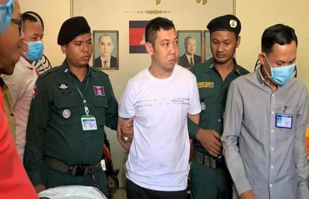 សមត្ថកិច្ចចម្រុះខណ្ឌចំការមនក្របួចមេក្លោងគ្រឿងញៀនជនជាតិចិន២នាក់និងគ្រឿងញៀន ជិត៥គីឡូក្រាម ត្រូវបញ្ជូនទៅតុលាការ....!