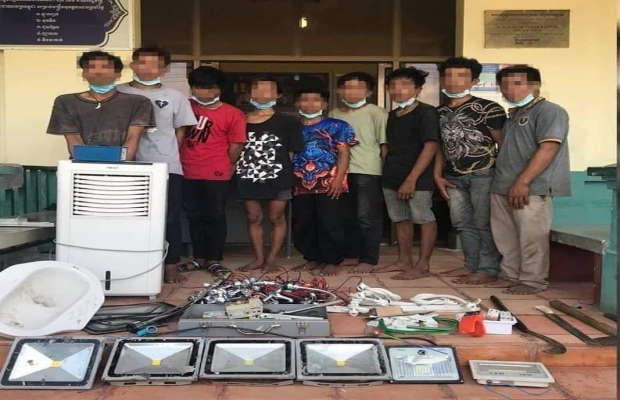 ចង់ធ្វើល្បែងឆ្ពិនភ្នែកគេចមិនផុតទេអាវ៉ា ជនសង្ស័យជាអ្នករើសអេតចាយបន្លំគាស់ផ្ទះលួចទ្រព្យសម្បត្តិប្រជាពលរដ្ឋ ត្រូវ កម្លាំងនគរបាលឃាត់ខ្លួនបាន ទាំង៩នាក់..!