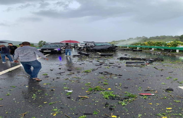 ព័ត៌មានបឋម ករណីគ្រោះថ្នាក់ចរាចរណ៍លើផ្លូវល្បឿនលឿន ទិសដៅពីព្រះសីហនុ ភ្នំពេញ គីឡូម៉ែត្រលេខ១៤១ ម្តុំព្រៃនប់ខាងលិច នៅវេលាម៉ោង៤រសៀលថ្ងៃទី៥តុលា២០២៤នេះ។  បើតាមសមត្ថកិច្ចឲ្យដឹងជាបឋមថា មិនមានមនុស្សរ ងគ្រោះថ្នា ក់ដល់អាយុជីវិ តទេ៕(រ