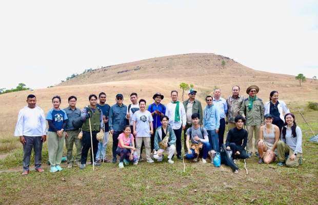 ឯកឧត្ដមបណ្ឌិត​​ អ៊ាង​ សុផល្លែត​ ដឹកនាំប្រតិភូក្រសួងបរិស្ថាន​ ចុះពិនិត្យការរៀបចំគោលដៅលំហែបៃតង សម្រាប់​ប្រជាសហគមន៍នៅតំបន់ភ្នំខ្នងផ្សារ