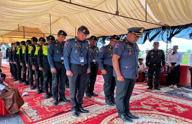 លោក ឧត្តម​សេនីយ៍​ត្រី សៀ ទីន មេបញ្ជាការ កងកងរាជអាវុធហត្ថខេត្តសៀមរាប បានចាត់ឱ្យក្រុមការងារចូលរួមគោរពវិញ្ញាណក្ខន្ធ លោកអនុសេនីយ៍ត្រី ថន ញ៉ាញ ដែលបានពលីជីវិតនៅលើសមរភូមិប្រយុទ្ធ