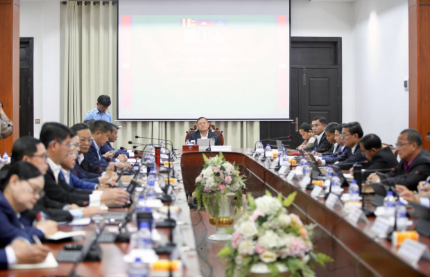 លោកឧត្តមសេនីយ៍ត្រី សៀ ទីន​ មេបញ្ជាការ កងរាជអាវុធហត្ថខេត្តសៀមរាប​ អញ្ជើញចូលរួមកិច្ចប្រជុំសាមញ្ញលើកទី២០ របស់ក្រុមប្រឹក្សាខេត្តសៀមរាប អាណត្តិទី៤ ដែលមាន របៀបវារៈដូចខាងក្រោម ៖