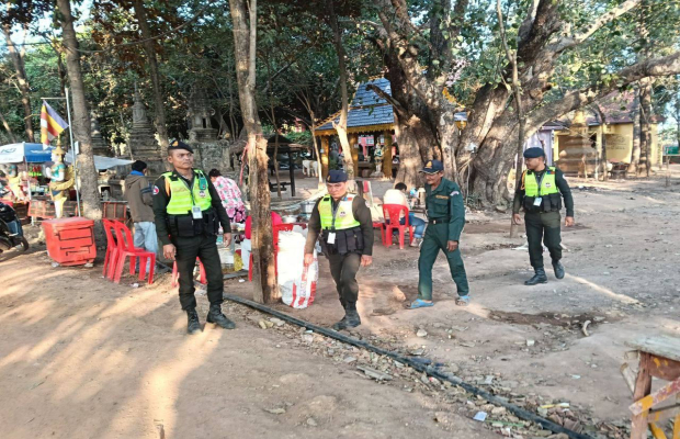 កម្លាំង​កងរាជអាវុធហត្ថ​ខេត្ត​សៀមរាប បានបន្តចូលរួមជាមួយសមត្ថកិច្ចចម្រុះ ការពារសន្តិសុខ សុវត្ថិភាព រក្សាសណ្តាប់ធ្នាប់ និងសង្គ្រោះបន្ទាន់ ជូនបងប្អូនប្រជាពលរដ្ឋដែលបានភៀសសឹកពីតំបន់សមរភូមិមុខ មកទីតាំងសុវត្ថិភាព ក្នុងភូមិសាស្រ្